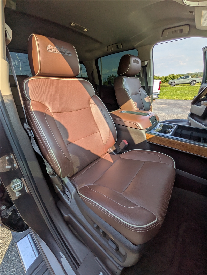 2014 Chevrolet Silverado 1500 High Country photo 20
